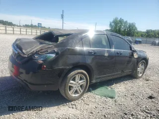 2013 Chrysler 200 LX z VIN 1C3CCBAB4DN586750, wystawiony jako Copart lot #58022225 z przebiegiem 165 631 mil mil oraz Szkoda całkowita • Salvage title. Historia ofert i sprzedaży dostępna na DreamBid. Obrazek 3.