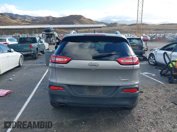 2016 Jeep Cherokee Latitude with VIN 1C4PJLCB8GW200545, listed as a IAAI auction lot 41593688 with 1 mi miles. Bid and sale history available at carsss.com. Image 15.