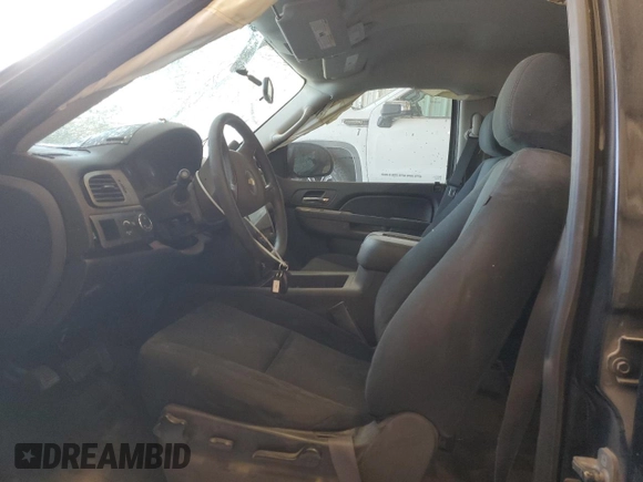 2013 Chevrolet Tahoe Commercial with VIN 1GNLC2E01DR190568, listed as a Copart auction lot 49525875 with 87,872 mi miles and Salvage title. Bid and sale history available at DreamBid. Image 7.