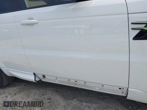 2020 Land Rover Range Rover Sport SE with VIN SALWG2SU9LA739716, listed as a IAAI auction lot 42828591 with 36,350 mi miles and . Bid and sale history available at DreamBid. Image 6.