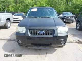 2006 Ford Escape Limited with VIN 1FMCU94176KA06671, listed as a IAAI auction lot 42302789 with 190,320 mi miles and . Bid and sale history available at DreamBid. Image 6.