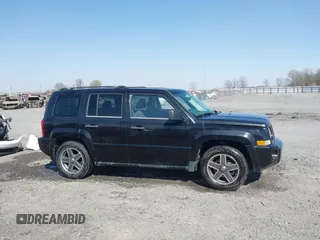 2009 Jeep Patriot Sport z VIN 1J4FF28B19D237025, wystawiony jako IAAI lot #41828514 z przebiegiem 141 410 mil mil oraz . Historia ofert i sprzedaży dostępna na DreamBid. Obrazek 13.