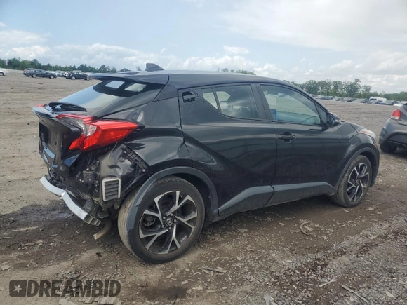 2022 Toyota C-HR XLE z VIN NMTKHMBX8NR141470, wystawiony jako Copart lot #55233465 z przebiegiem 35 900 mil mil oraz Szkoda całkowita • Salvage title. Historia ofert i sprzedaży dostępna na DreamBid. Obrazek 3.