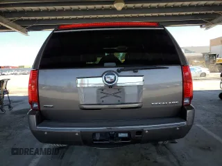 2012 Cadillac Escalade Luxury z VIN 1GYS4BEF1CR121362, wystawiony jako Copart lot #51871345 z przebiegiem 158 273 mil mil oraz Czysty tytuł • Clean title. Historia ofert i sprzedaży dostępna na DreamBid. Obrazek 6.