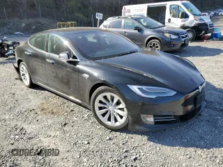 2019 Tesla Model S 75D with VIN 5YJSA1E21KF311317, listed as a Copart auction lot 53268765 with 81,898 mi miles and Salvage title. Bid and sale history available at DreamBid. Image 4.