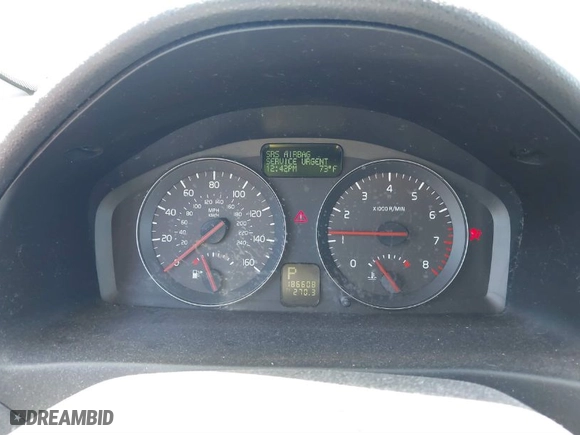 2010 Volvo S40 with VIN YV1382MS7A2497738, listed as a IAAI auction lot 41854740 with 186,608 mi miles. Bid and sale history available at carsss.com. Image 7.