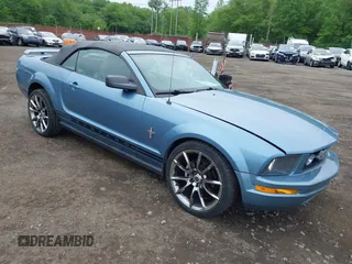 2006 Ford Mustang Standard z VIN 1ZVHT84N765220050, wystawiony jako IAAI lot #42231993 z przebiegiem 123 880 mil mil oraz . Historia ofert i sprzedaży dostępna na DreamBid. Obrazek 1.