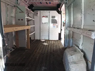 2018 Ram ProMaster Cargo z VIN 3C6TRVDG5JE112252, wystawiony jako IAAI lot #42399558 z przebiegiem 159 166 mil mil oraz . Historia ofert i sprzedaży dostępna na DreamBid. Obrazek 1.