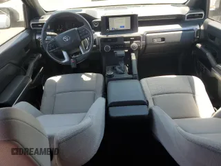 2025 Toyota 4Runner SR5 с VIN JTEVA5BR0S5006815, выставлен на аукционе Copart как лот 60238845 с пробегом 4 551 миль миль и Списание • Salvage title. История ставок и продаж доступна на DreamBid. Изображение 8.