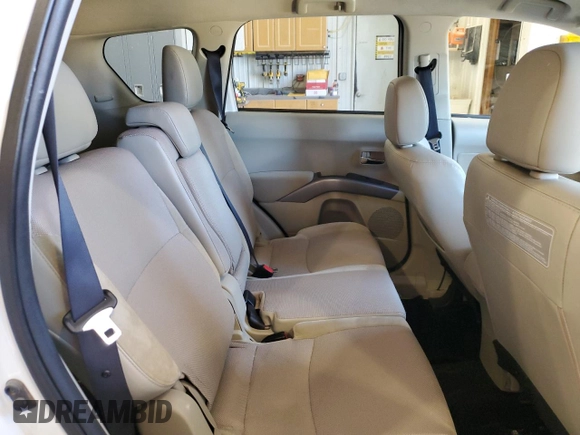 2012 Mitsubishi Outlander SE z VIN JA4AS3AW6CU000949, wystawiony jako Copart lot #58219215 z przebiegiem 220 267 mil mil oraz Czysty tytuł • Clean title. Historia ofert i sprzedaży dostępna na DreamBid. Obrazek 11.