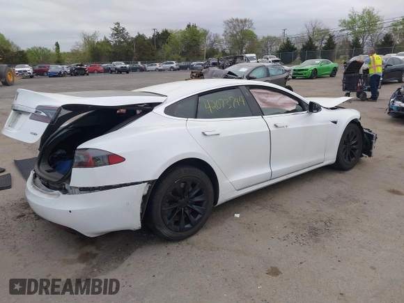 2017 Tesla Model S 100D z VIN 5YJSA1E24HF195488, wystawiony jako IAAI lot #42073744 z przebiegiem 108 577 mil mil oraz . Historia ofert i sprzedaży dostępna na DreamBid. Obrazek 4.