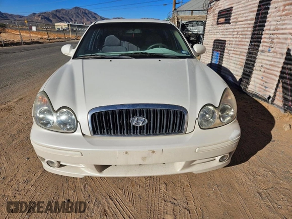 2004 Hyundai Sonata with VIN KMHWF25H54A044915, listed as a Copart auction lot 42796205 with 191,708 mi miles and Clean Title. Bid and sale history available at carsss.com. Image 1.