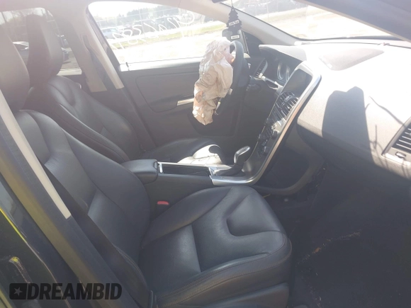 2013 Volvo XC60 T6 with VIN YV4902DZ2D2426548, listed as a IAAI auction lot 42063897 with 86,129 mi miles. Bid and sale history available at carsss.com. Image 5.