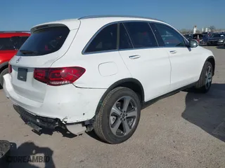 2022 Mercedes-Benz GLC with VIN W1N0G8DB7NG106295, listed as a IAAI auction lot 41842882 with 30,526 mi miles. Bid and sale history available at carsss.com. Image 4.