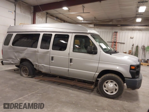 2014 Ford Econoline Wagon XL with VIN 1FBSS3BL1EDA11623, listed as a IAAI auction lot 41812934 with Not Provided miles. Bid and sale history available at carsss.com. Image 1.