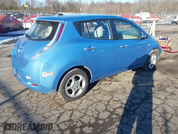 2011 Nissan LEAF SL-e with VIN JN1AZ0CP6BT005453, listed as a IAAI auction lot 41440017 with 19,230 mi miles. Bid and sale history available at carsss.com. Image 4.