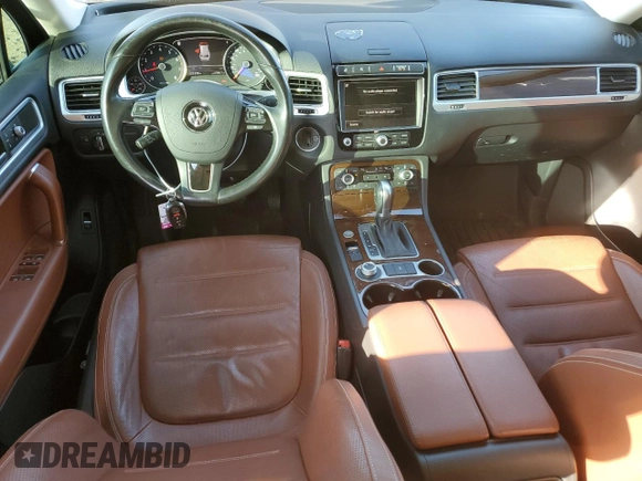 2016 Volkswagen Touareg Sport with VIN WVGEF9BP7GD010767, listed as a Copart auction lot 44782585 with 125,970 mi miles and Salvage Title. Bid and sale history available at DreamBid. Image 8.