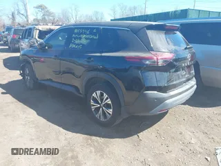 2021 Nissan Rogue SV z VIN 5N1AT3BB3MC683338, wystawiony jako IAAI lot #41844727 z przebiegiem 50 796 mil mil oraz . Historia ofert i sprzedaży dostępna na DreamBid. Obrazek 3.