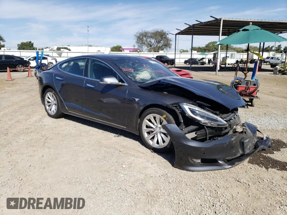 2017 Tesla Model S 100D z VIN 5YJSA1E25HF182149, wystawiony jako Copart lot #78556314 z przebiegiem 68 555 mil mil oraz Szkoda całkowita • Salvage title. Historia ofert i sprzedaży dostępna na DreamBid. Obrazek 4.