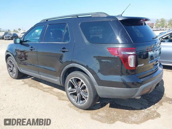 2015 Ford Explorer Sport z VIN 1FM5K8GT9FGA45710, wystawiony jako IAAI lot #42807452 z przebiegiem 110 277 mil mil oraz . Historia ofert i sprzedaży dostępna na DreamBid. Obrazek 3.
