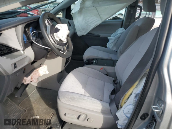 2020 Toyota Sienna LE with VIN 5TDJZ3DC2LS250972, listed as a Copart auction lot 46073675 with Not provided miles and Salvage title. Bid and sale history available at DreamBid. Image 7.