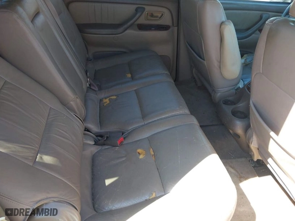 2002 Toyota Sequoia Limited with VIN 5TDZT38AX2S091954, listed as a IAAI auction lot 42035632 with 206,969 mi miles. Bid and sale history available at carsss.com. Image 8.