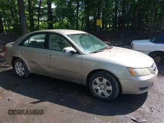 2006 Hyundai Sonata GL z VIN KMHET46C96A077745, wystawiony jako IAAI lot #42464975 z przebiegiem 242 779 mil mil oraz . Historia ofert i sprzedaży dostępna na DreamBid. Obrazek 6.