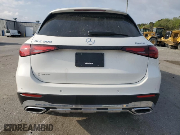 2025 Mercedes-Benz GLC 300 z VIN W1NKM4HBXSF265012, wystawiony jako Copart lot #51364355 z przebiegiem 4 756 mil mil oraz Szkoda całkowita • Salvage title. Historia ofert i sprzedaży dostępna na DreamBid. Obrazek 6.