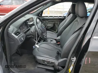 2017 BMW X1 xDrive28i with VIN WBXHT3C37H5F76447, listed as a Copart auction lot 67991792 with 84,189 mi miles. Bid and sale history available at carsss.com. Image 7.