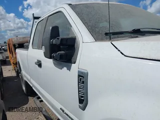 2018 Ford F-250 XL with VIN 1FT7X2BT2JEC25506, listed as a IAAI auction lot 42477834 with 118,703 mi miles and . Bid and sale history available at DreamBid. Image 13.