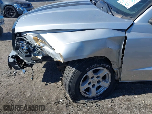 2006 Dodge Dakota SLT with VIN 1D7HE48N76S640351, listed as a IAAI auction lot 41121248 with 155,463 mi miles and . Bid and sale history available at DreamBid. Image 12.