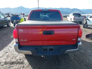 2018 Toyota Tacoma SR with VIN 3TMCZ5AN2JM134145, listed as a IAAI auction lot 41124645 with 61,302 mi miles. Bid and sale history available at carsss.com. Image 17.