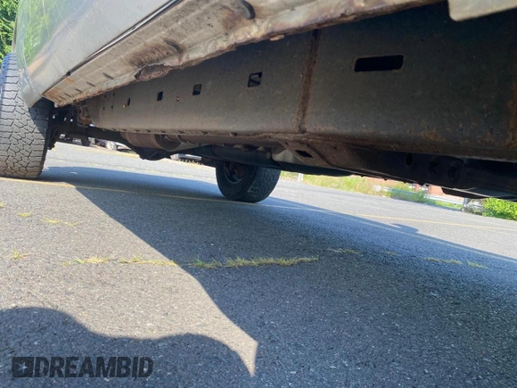 2010 Toyota Tundra with VIN 5TFUM5F11AX01281, listed as a Copart auction lot 66980935 with 308,906 mi miles and Clean title. Bid and sale history available at DreamBid. Image 7.