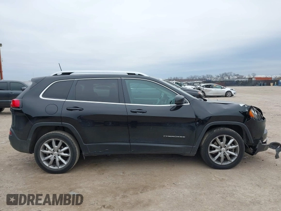 2017 Jeep Cherokee Limited with VIN 1C4PJLDB2HD231916, listed as a IAAI auction lot 41633365 with 112,256 mi miles. Bid and sale history available at carsss.com. Image 13.