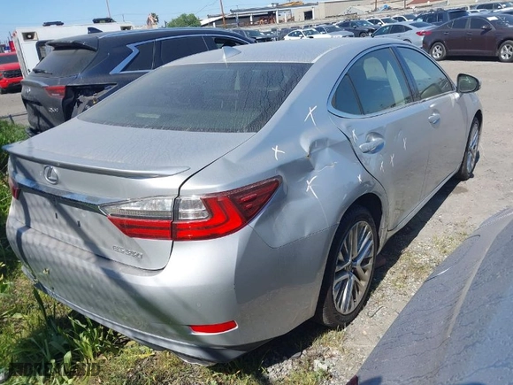 2016 Lexus ES 350 with VIN JTHBK1GG5G2211686, listed as a IAAI auction lot 41760510 with 71,076 mi miles. Bid and sale history available at carsss.com. Image 4.
