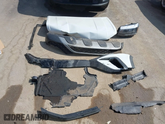 2024 Volkswagen Taos SE z VIN 3VVSX7B25RM071752, wystawiony jako IAAI lot #41775176 z przebiegiem 11 262 mil mil oraz . Historia ofert i sprzedaży dostępna na DreamBid. Obrazek 12.