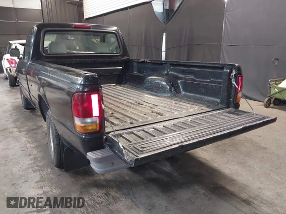 1995 Ford Ranger Splash z VIN 1FTCR10A7STA63518, wystawiony jako IAAI lot #42098095 z przebiegiem 75 409 mil mil oraz . Historia ofert i sprzedaży dostępna na DreamBid. Obrazek 3.