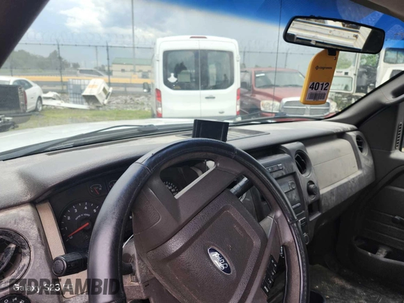 2010 Ford F-150 XL z VIN 1FTEX1EW7AFA89309, wystawiony jako IAAI lot #42802196 z przebiegiem 212 713 mil mil oraz . Historia ofert i sprzedaży dostępna na DreamBid. Obrazek 25.