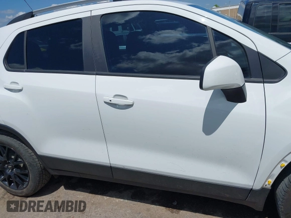 2021 Chevrolet Trax LT with VIN KL7CJLSB7MB360173, listed as a IAAI auction lot 42123356 with 106,102 mi miles and . Bid and sale history available at DreamBid. Image 14.