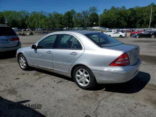 2002 Mercedes-Benz C 230/260/280/320 with VIN WDBRF61J42F284358, listed as a Copart auction lot 57496275 with 215,776 mi miles and Clean title. Bid and sale history available at DreamBid. Image 2.