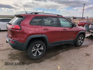 2015 Jeep Cherokee Trailhawk z VIN 1C4PJMBSXFW649425, wystawiony jako Copart lot #52900735 z przebiegiem 89 345 mil mil oraz Szkoda całkowita • Salvage title. Historia ofert i sprzedaży dostępna na DreamBid. Obrazek 3.