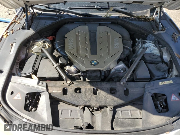 2010 BMW 7 Series 750Li z VIN WBAKB8C5XACY62874, wystawiony jako Copart lot #75656054 z przebiegiem 132 663 mil mil oraz Szkoda całkowita • Salvage title. Historia ofert i sprzedaży dostępna na DreamBid. Obrazek 11.