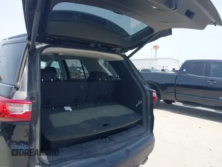 2019 Chevrolet Traverse LT Cloth z VIN 1GNERGKW8KJ138606, wystawiony jako IAAI lot #42224318 z przebiegiem 155 959 mil mil oraz . Historia ofert i sprzedaży dostępna na DreamBid. Obrazek 18.