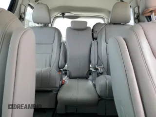 2018 Toyota Sienna XLE Auto Access Seat with VIN 5TDYZ3DC9JS960124, listed as a Copart auction lot 54828065 with 109,021 mi miles and Clean Title. Bid and sale history available at carsss.com. Image 10.