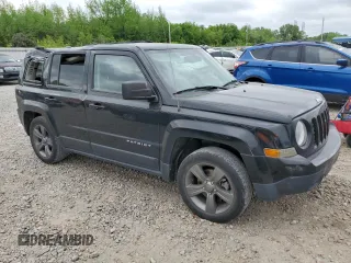 2015 Jeep Patriot High Altitude z VIN 1C4NJPFA7FD349976, wystawiony jako Copart lot #52503355 z przebiegiem 149 809 mil mil oraz Szkoda całkowita • Salvage title. Historia ofert i sprzedaży dostępna na DreamBid. Obrazek 4.