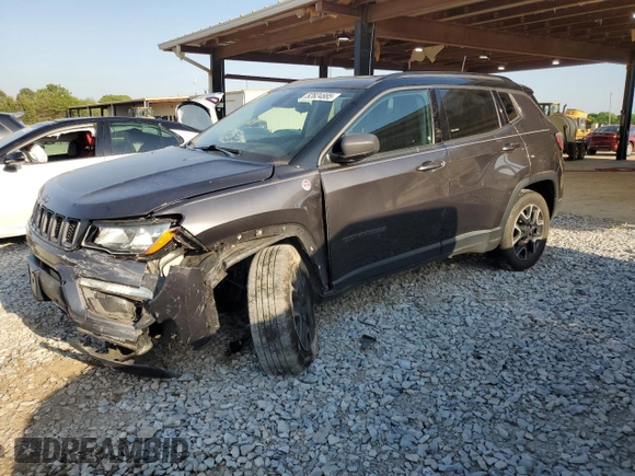 2019 Jeep Compass Trailhawk with VIN 3C4NJDDB5KT722026, listed as a Copart auction lot 52824885 with 105,727 mi miles and Salvage title. Bid and sale history available at DreamBid. Image 1.