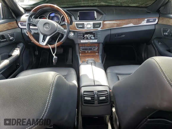 2014 Mercedes-Benz E 350 Luxury z VIN WDDHF8JB7EA956812, wystawiony jako Copart lot #52854595 z przebiegiem 118 883 mil mil oraz Szkoda całkowita • Salvage title. Historia ofert i sprzedaży dostępna na DreamBid. Obrazek 8.