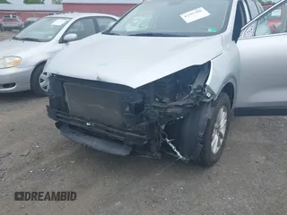 2020 Kia Sorento LX z VIN 5XYPG4A33LG680825, wystawiony jako IAAI lot #42357206 z przebiegiem 88 359 mil mil oraz . Historia ofert i sprzedaży dostępna na DreamBid. Obrazek 6.