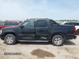 2007 Chevrolet Avalanche 3LT z VIN 3GNEC12017G152396, wystawiony jako IAAI lot #42261163 z przebiegiem Nie podano mil oraz . Historia ofert i sprzedaży dostępna na DreamBid. Obrazek 14.
