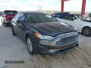 2019 Ford Fusion SE with VIN 3FA6P0HDXKR162353, listed as a IAAI auction lot 41970142 with 90,411 mi miles. Bid and sale history available at carsss.com. Image 1.